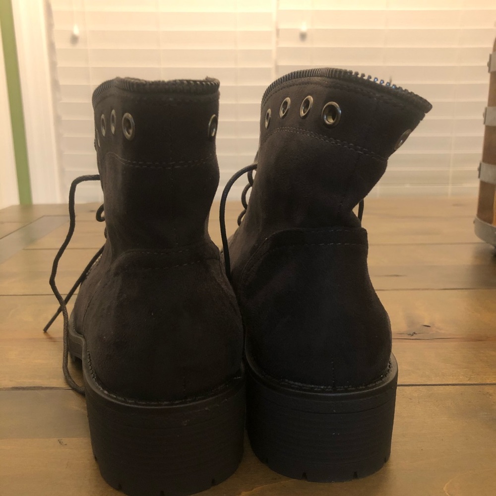 Work Style Boots With Glam! - Picture 9 of 11